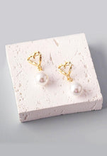 Load image into Gallery viewer, Hammered Heart Pearl Drop Earring
