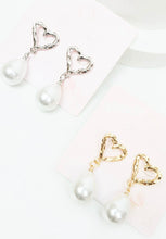 Load image into Gallery viewer, Hammered Heart Pearl Drop Earring
