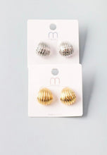 Load image into Gallery viewer, Metal Shell Button Earrings
